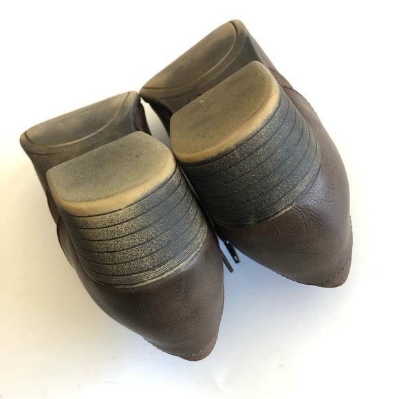 Dunes Drake Low Heeled Booties - Picture 9 of 13